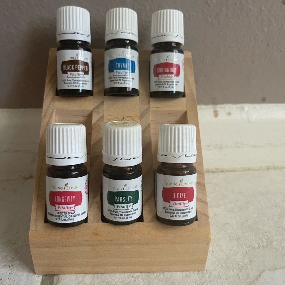 Youngliving set of 6 VITALITY SEALED oils WITH HOLDER